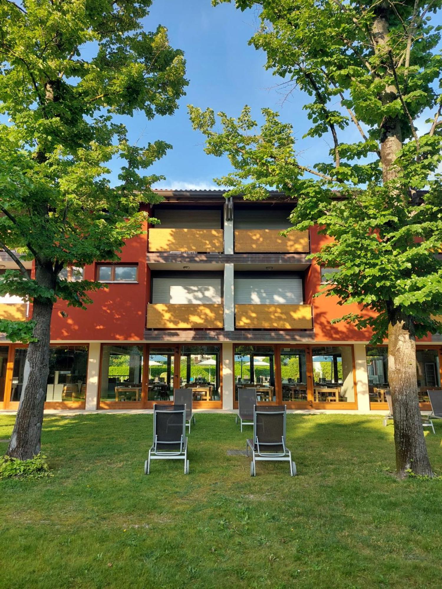 Hotel La Pergola Lignano Sabbiadoro Exterior photo